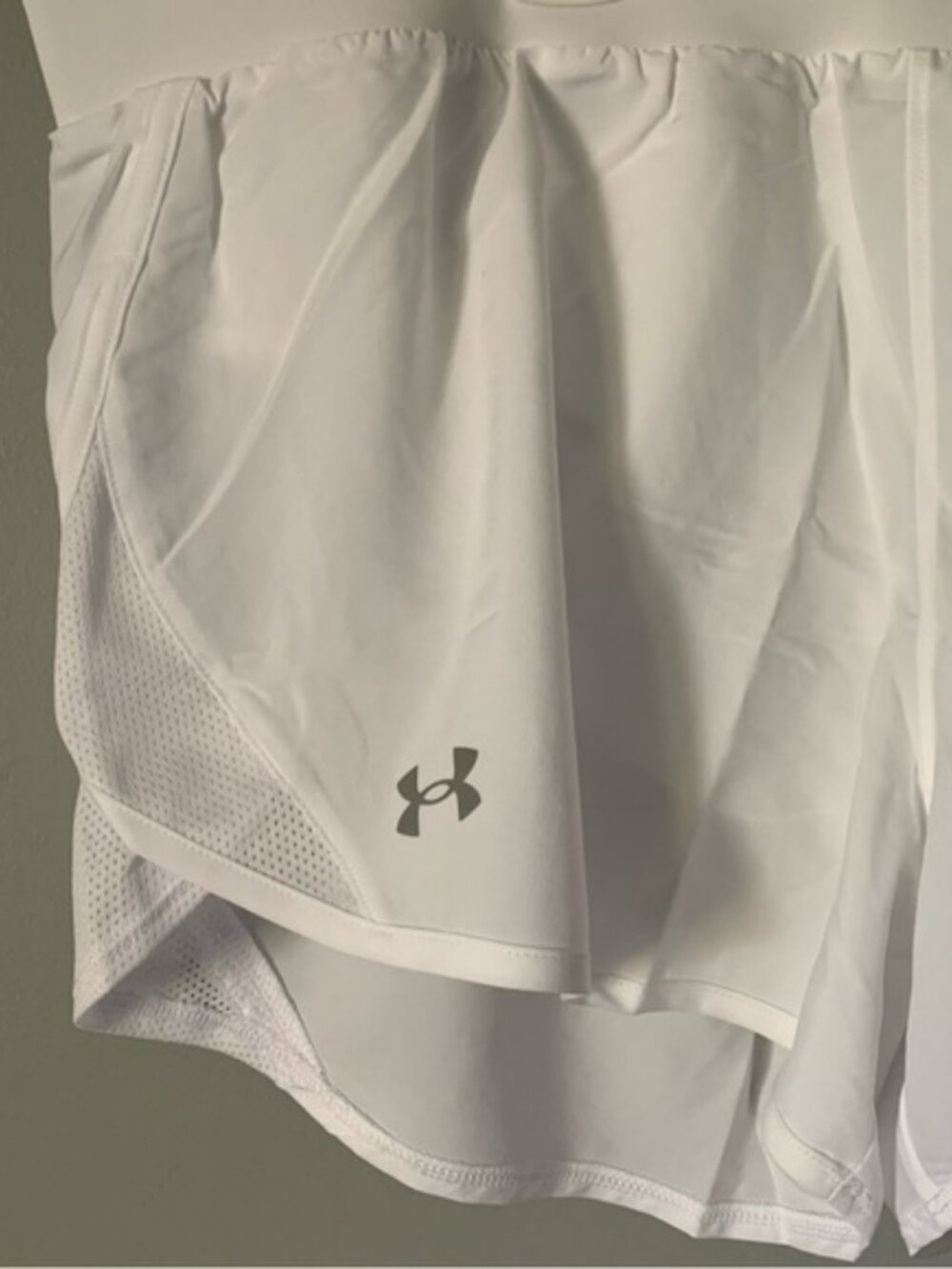 NWT. UNDER ARMOUR Women’s Fly By 2.0 Athletic Shorts - Picture 4 of 5